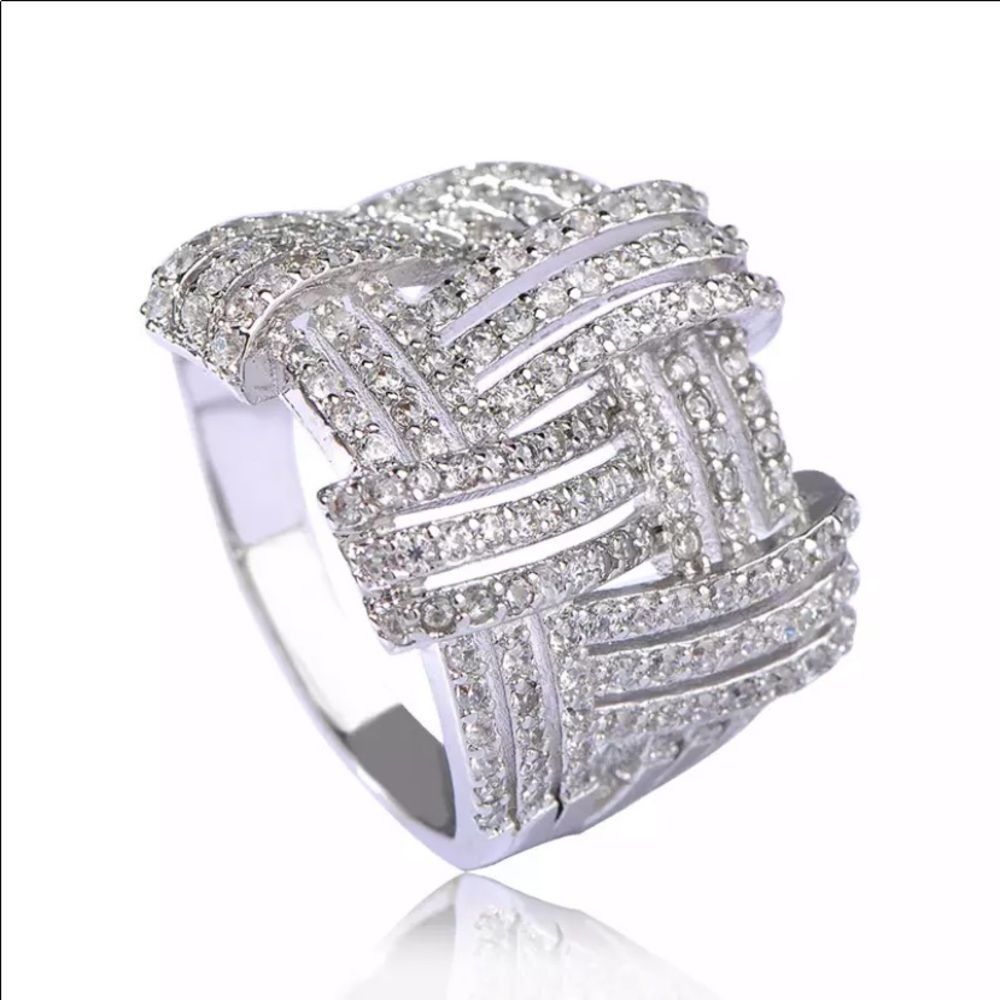 NWT Beautiful Cocktail Ring(size 10) - Picture 5 of 9